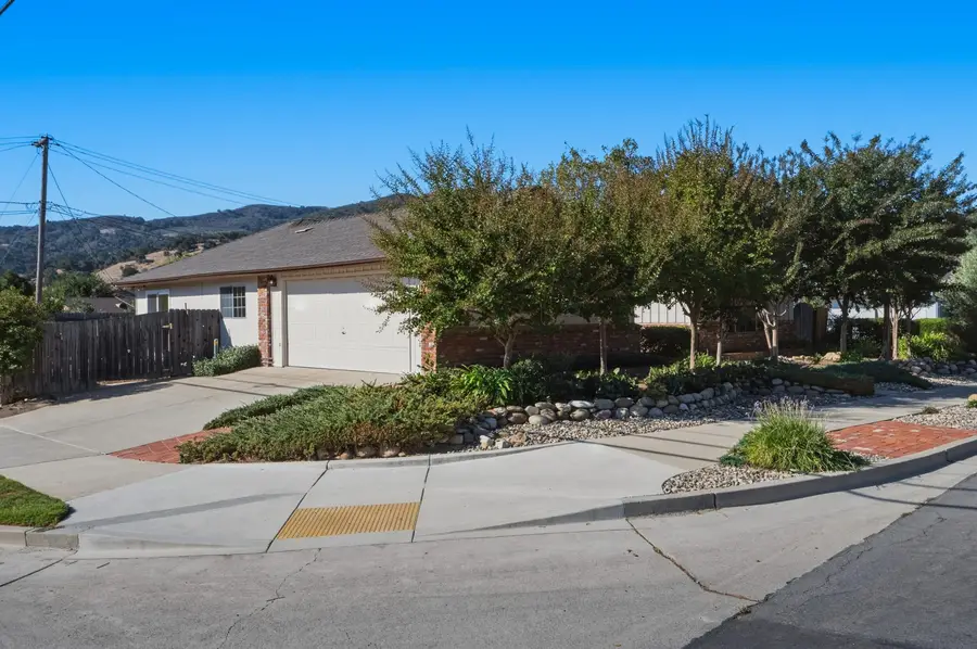 1690 Juniper Avenue, Solvang, CA 93463 - #2