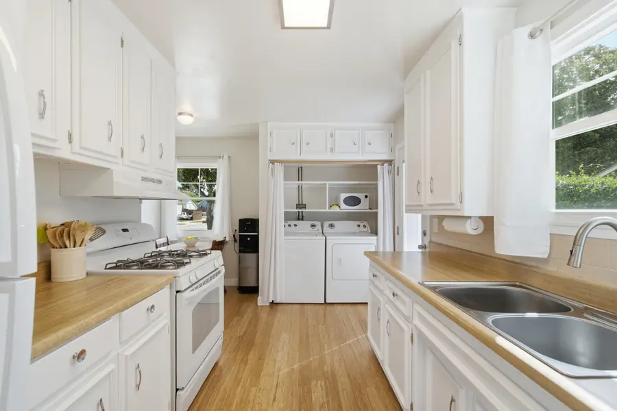 63 Madera Avenue, San Buenaventura Ventura, CA 93003 - #3