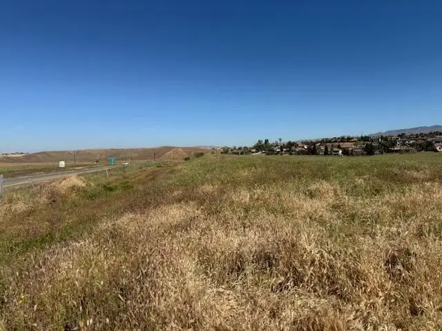 15300 Alfred Harrell Highway, Bakersfield, CA 93306 - #2