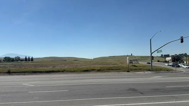 15300 Alfred Harrell Highway, Bakersfield, CA 93306 - #3