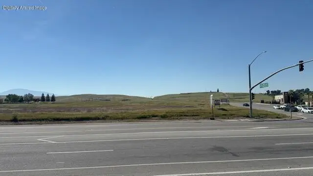 5901 Comanche Drive, Bakersfield, CA 93306 - #3