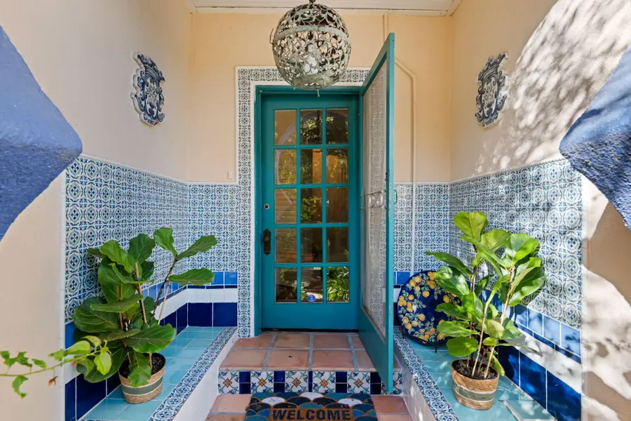 2028 Anacapa Street, Santa Barbara, CA 93105 - Image #3