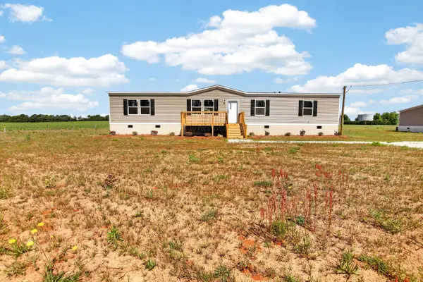 26 F R Huff, Saint Matthews, SC 29135