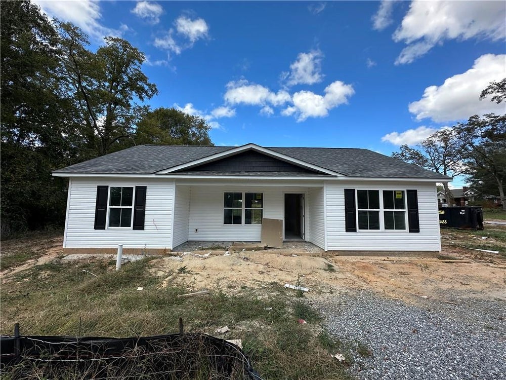 204 W Hampton Avenue, Honea Path, SC 29654 BHGRE