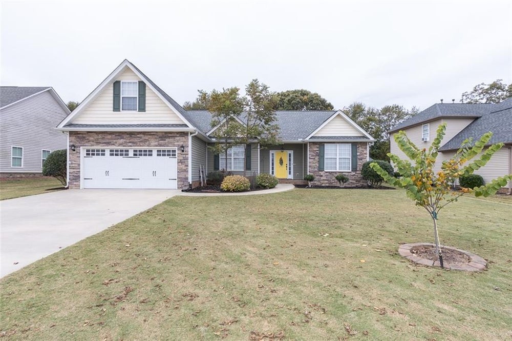 1007 Drakes Crossing, Anderson, SC 29625 BHGRE