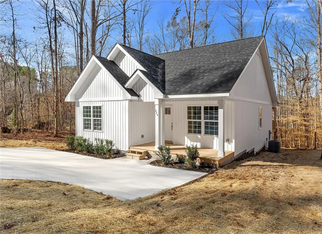 224 Shannondoah Drive, Westminster, SC 29693 - Image #1