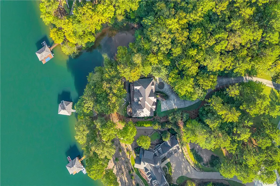 422 Pileated Woodpecker, Sunset, SC 29685 - Image #1