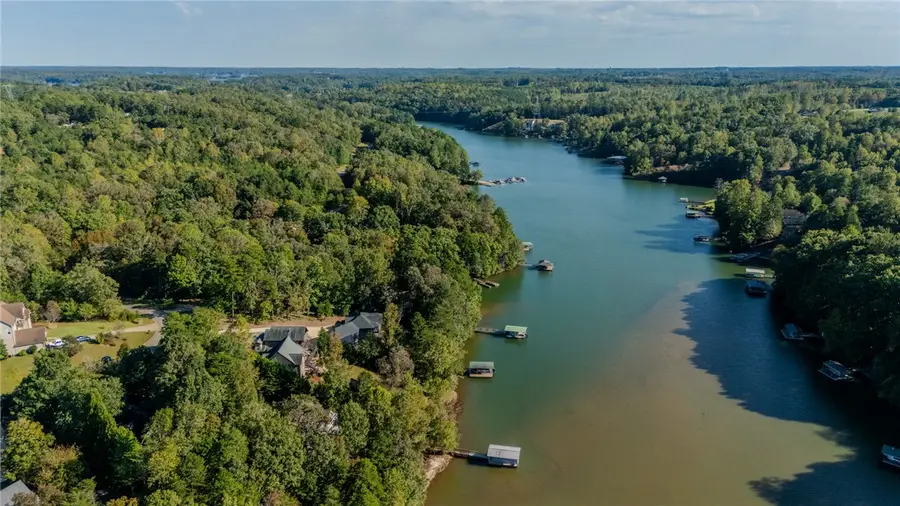 137 W Waters Edge Lane, West Union, SC 29696 - Image #3