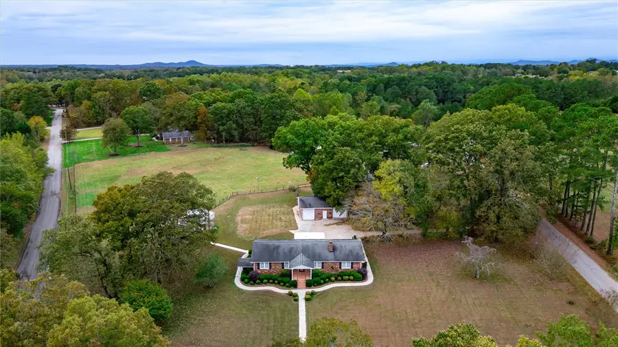 102 Westwood Circle, Pickens, SC 29671 - Image #2