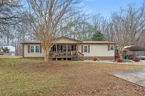 23036 Mcdonald Point Road, Seneca, SC 29672