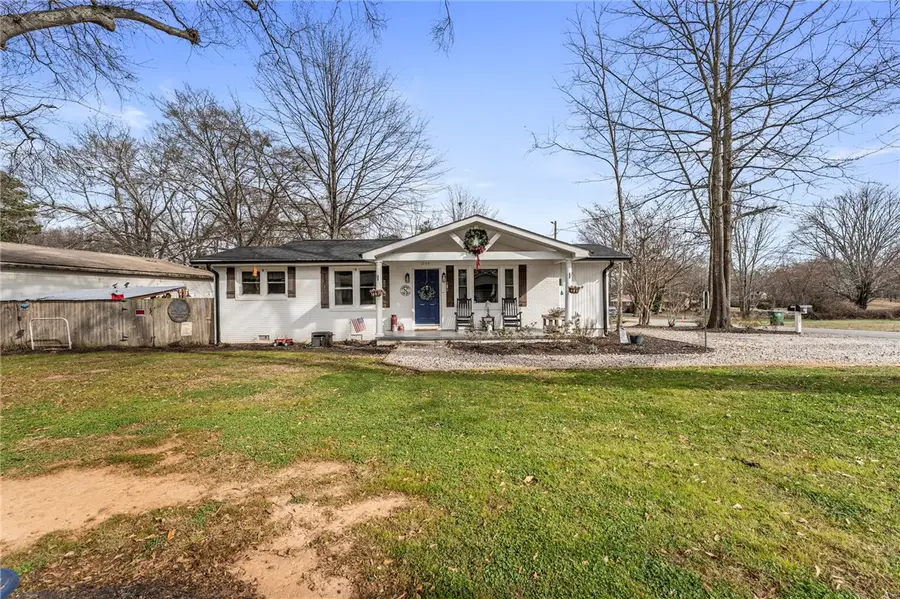 1099 S Academy Street Extension, Williamston, SC 29697 - #2