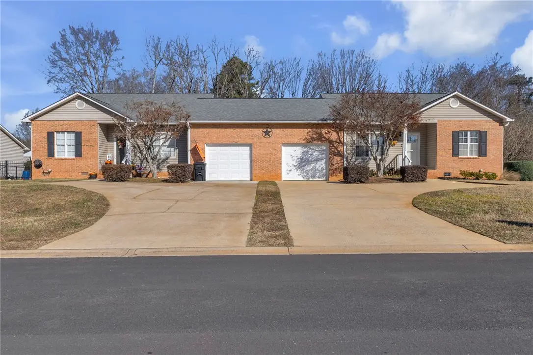 208 River Oaks Circle, Piedmont, SC 29673 - Image #1