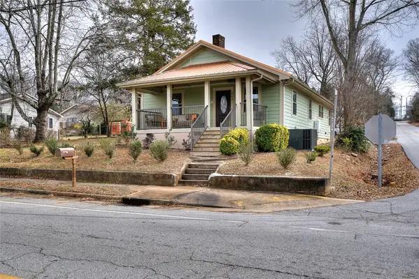 202 E Jones Avenue, Pickens, SC 29671