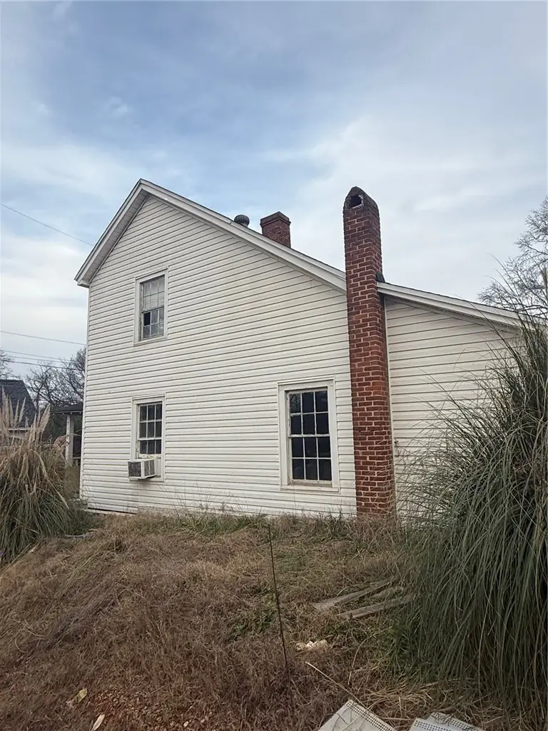 714 E Grendel Avenue, Greenwood, SC 29649 - Image #2