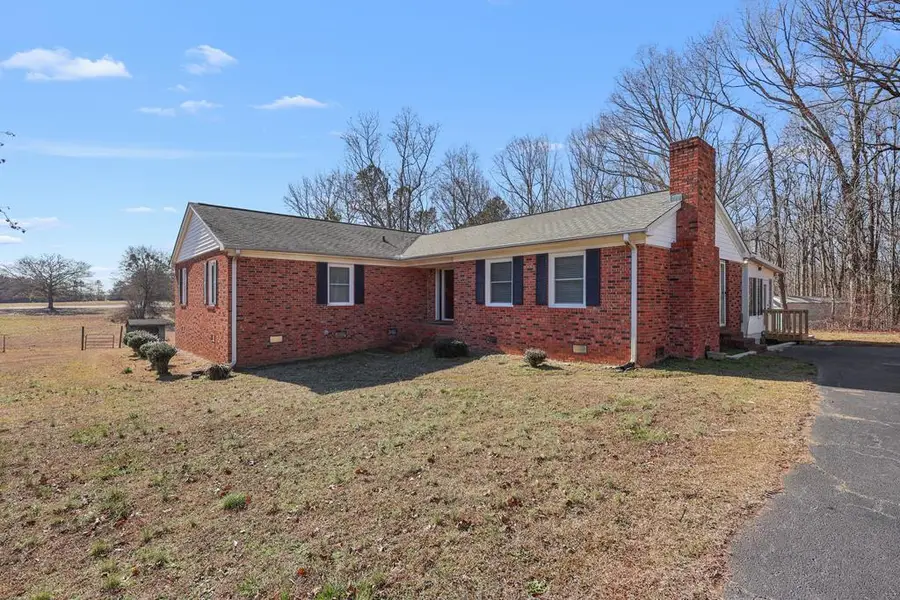 202 Wilton Road, Abbeville, SC 29620 - #2