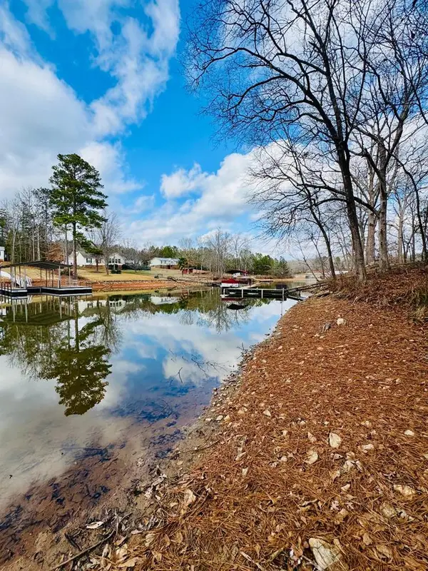 89 Lake Forest Drive, Iva, SC 29655