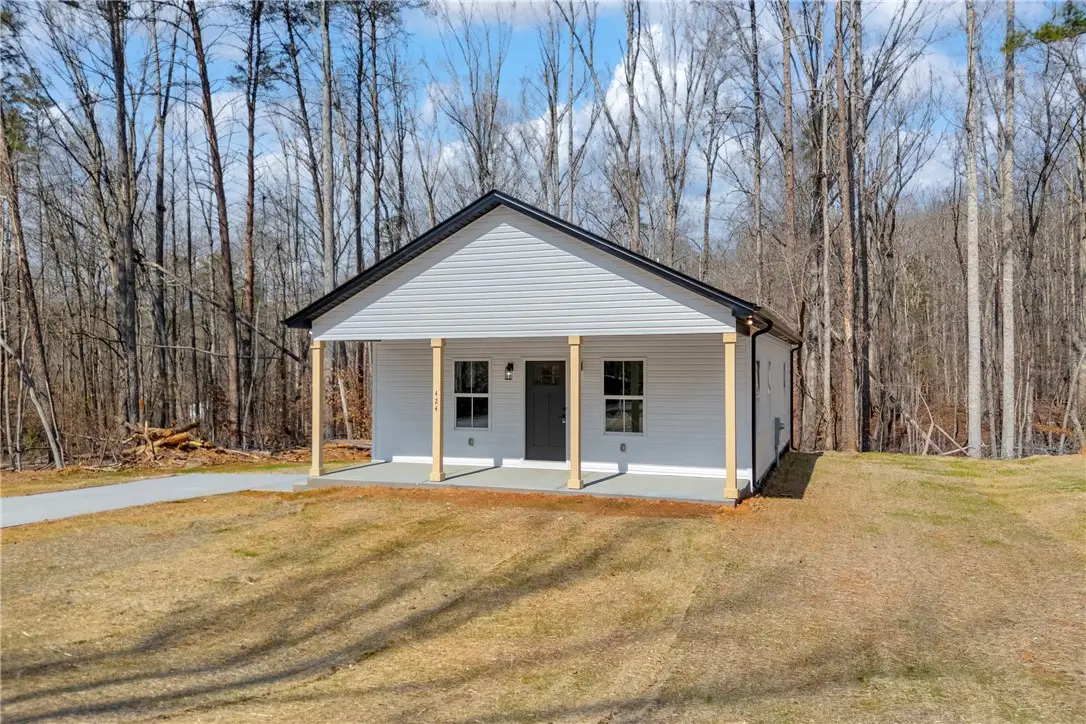426 E Sheffield Drive, Westminster, SC 29693 - #1