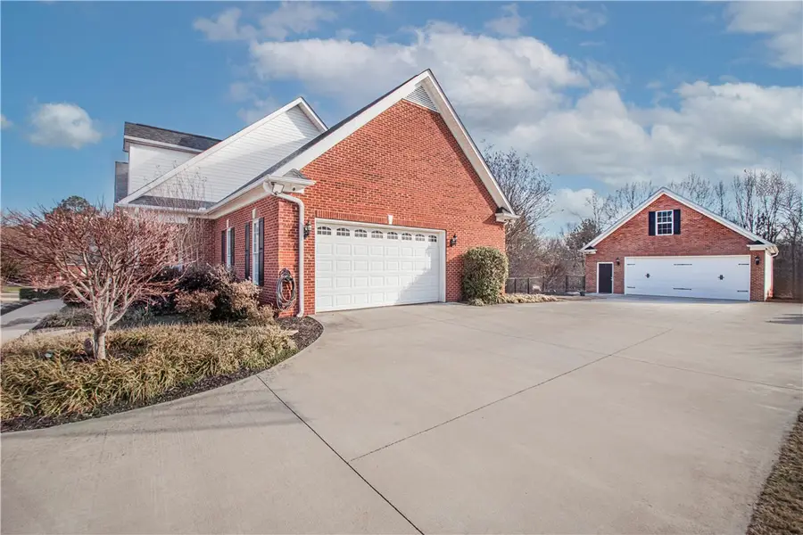 111 Hunting Meadow, Williamston, SC 29697 - #2