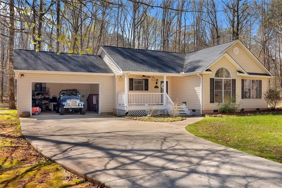 102 Circle Drive, Townville, SC 29689 - #2