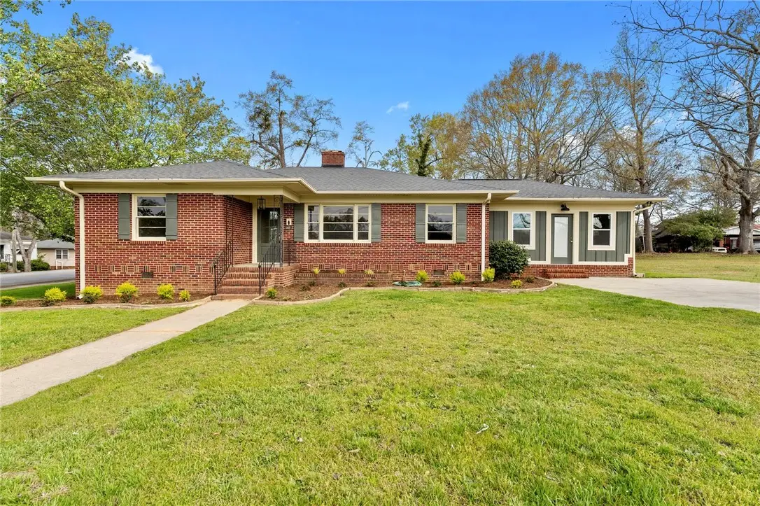 311 Blue Ridge Avenue, Belton, SC 29627 - #1