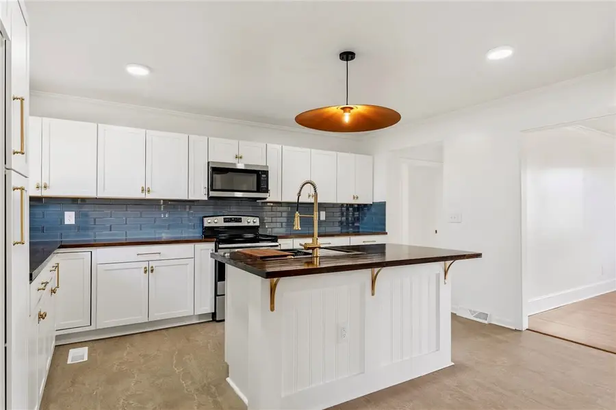 311 Blue Ridge Avenue, Belton, SC 29627 - #2