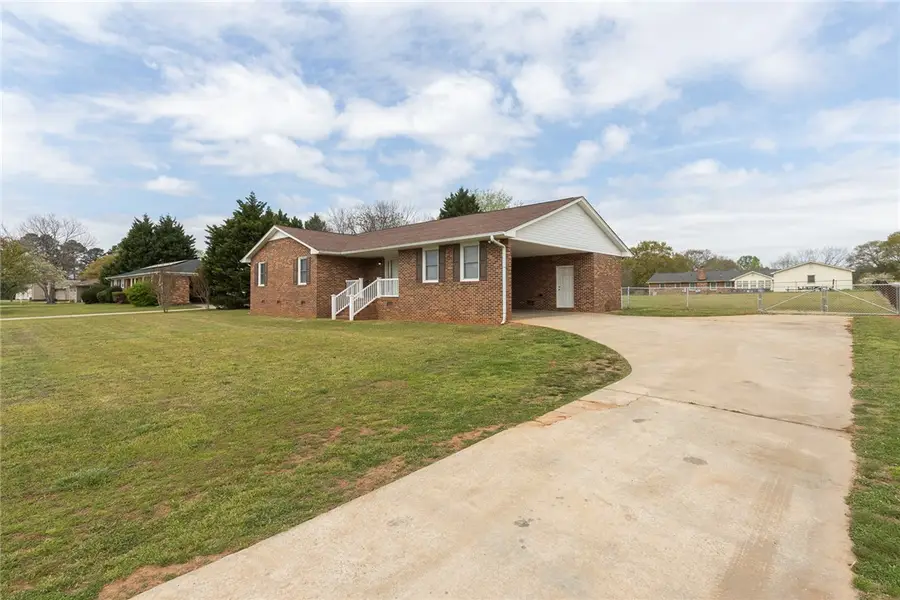 417 Greenmeadow Circle, Anderson, SC 29626 - #2