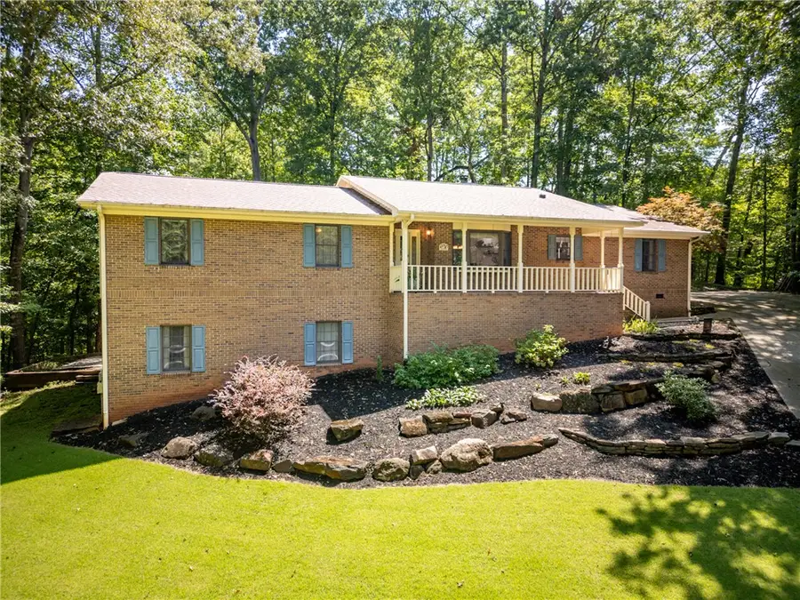 910 Chickasaw Drive, Westminster, SC 29693 - #2