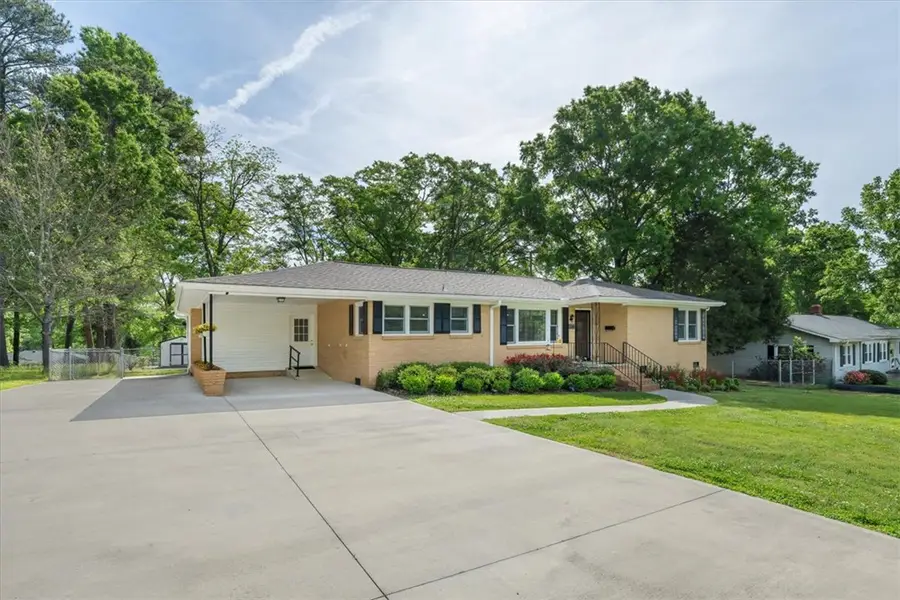 210 Heyward Avenue, Honea Path, SC 29654 - #2