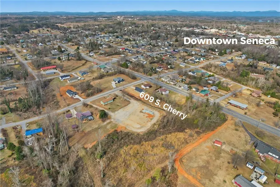 609 S Cherry Street, Seneca, SC 29678 - #3