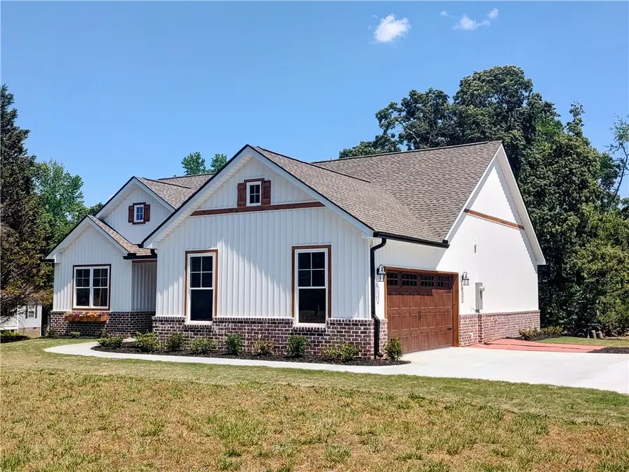 2536 Six Mile Highway, Central, SC 29630 - #2