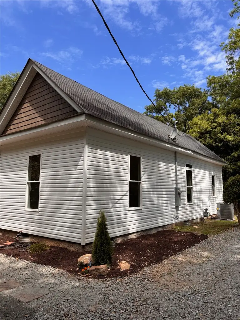 114 E Mcgee Street, Honea Path, SC 29654 - #3