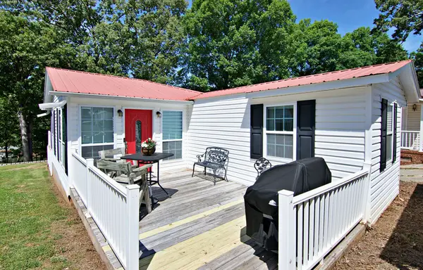 435A Lakewood Drive, Townville, SC 29689