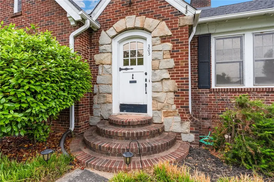305 E Calhoun Street, Anderson, SC 29621 - #2