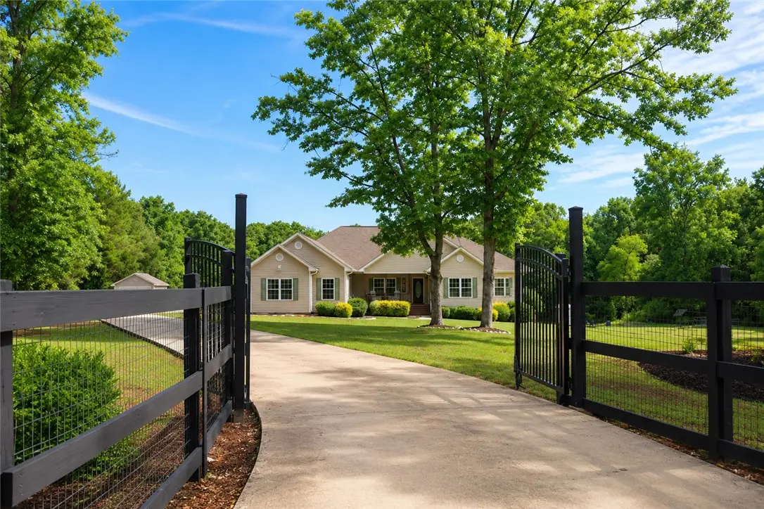 190 Fred Bradford Road, Iva, SC 29655 - #1