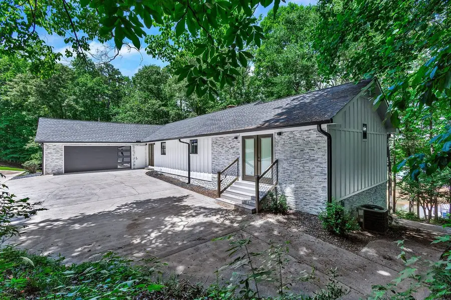 250 Harbor Heights Circle, Lavonia, GA 30553 - #2