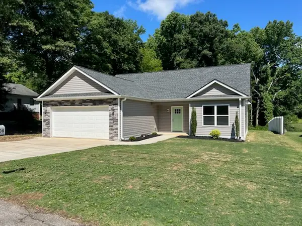 708 Hampton Street, Iva, SC 29655