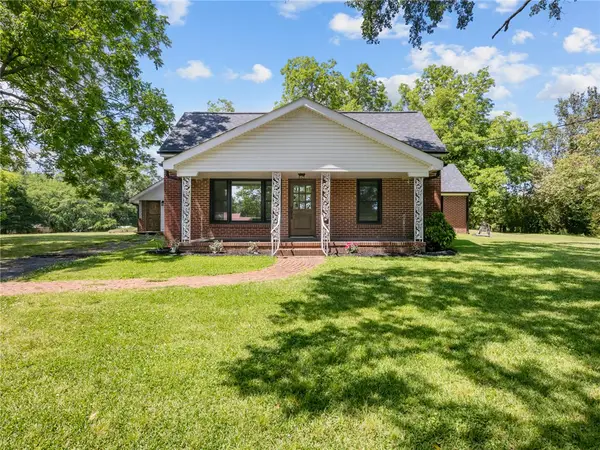 1125 Friendship Road, Seneca, SC 29678