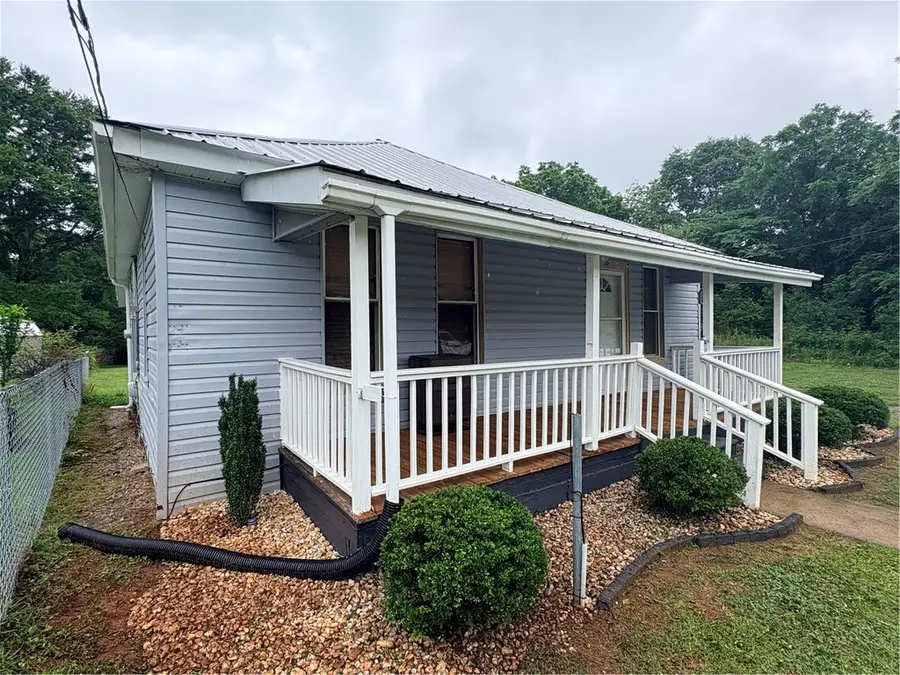 425 E Main Street, West Union, SC 29696 - #3