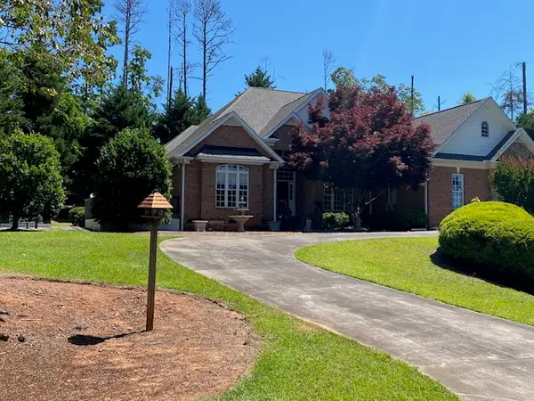 135 Sunset Bay Boulevard, Seneca, SC 29672
