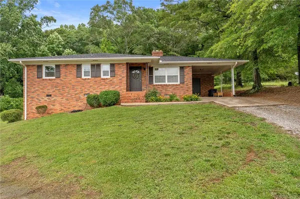 203 E 2nd Avenue, Easley, SC 29640