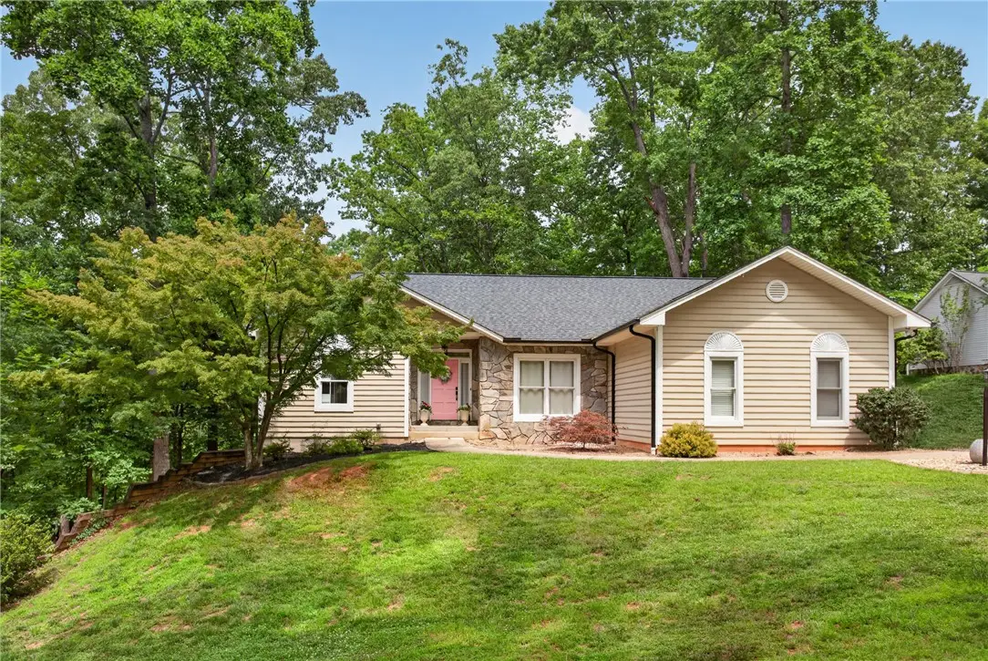 136 Loran Pointe Circle, Seneca, SC 29672 - #1