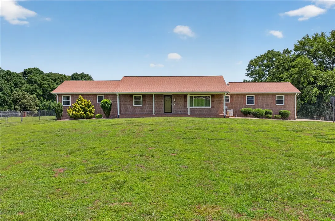 108 Crane's Crossing Drive, West Union, SC 29696 - #1