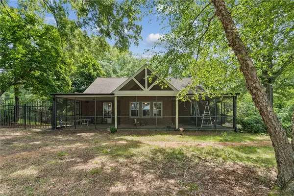 321 S Pine Street, Walhalla, SC 29691