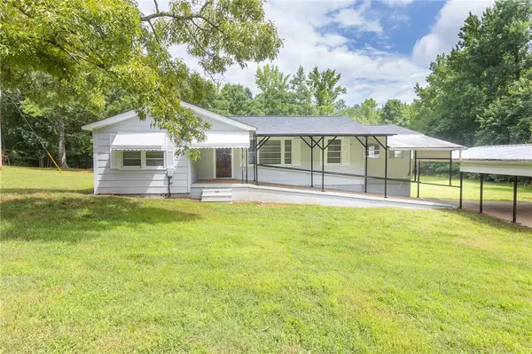 1317 E Broad Street, Iva, SC 29655