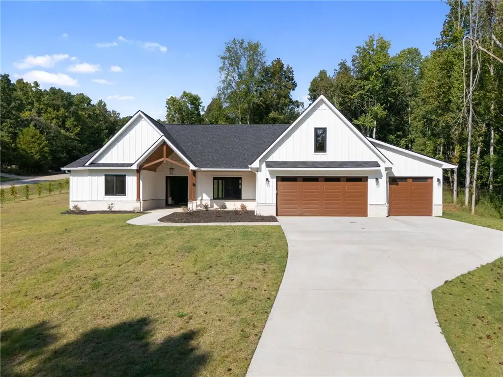 501 W. Peninsula Drive, Laurens, SC 29360 - #1