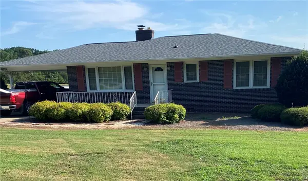 6979 28 Highway, Iva, SC 29655
