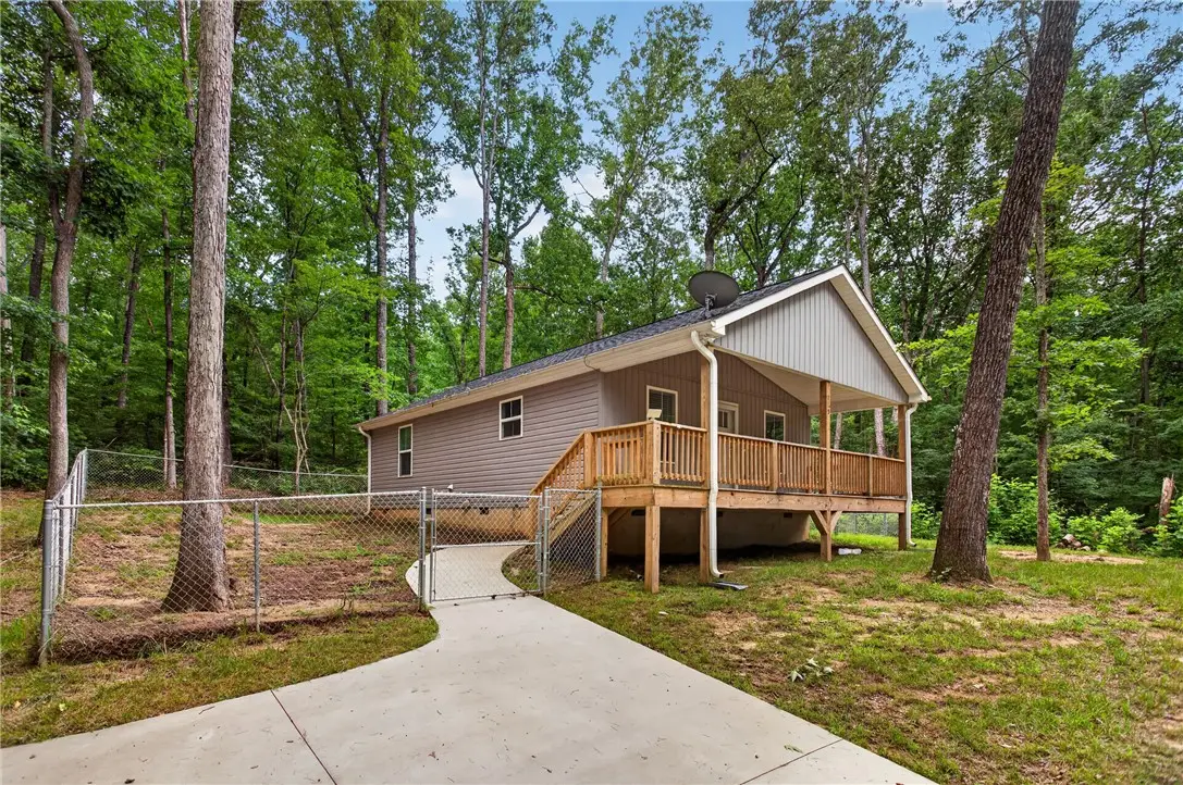 215 Tallulah Drive, Westminster, SC 29693 - #1