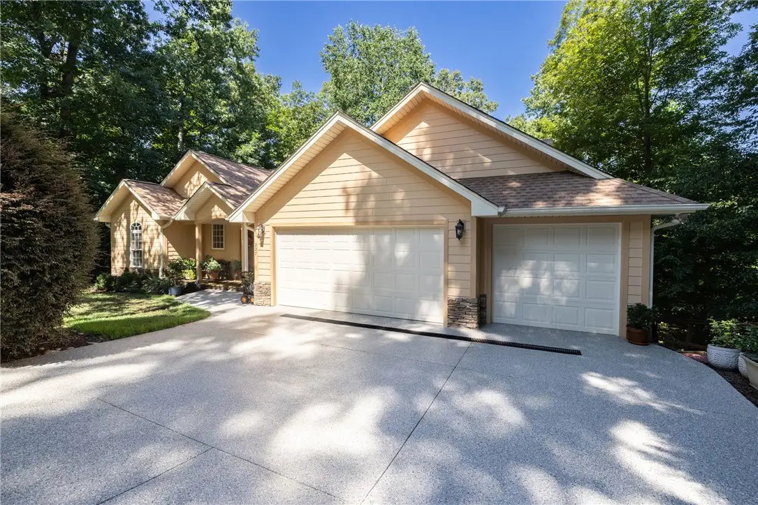 227 Pineneedle Drive, Westminster, SC 29693 - #1