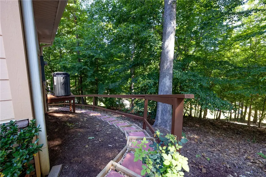227 Pineneedle Drive, Westminster, SC 29693 - #3