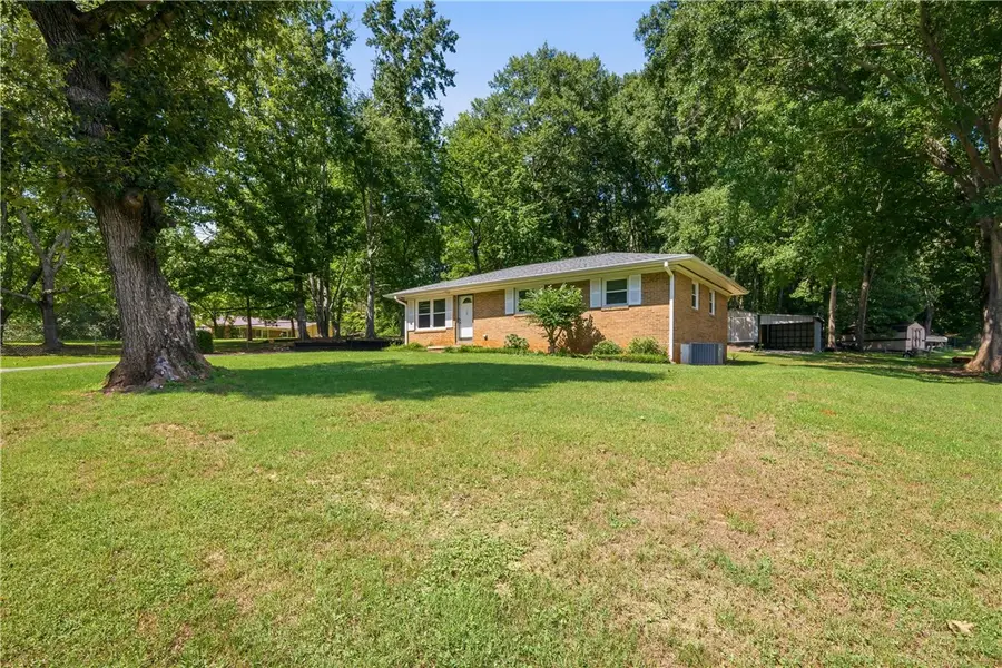408 Sherwood Drive, Walhalla, SC 29691 - #2